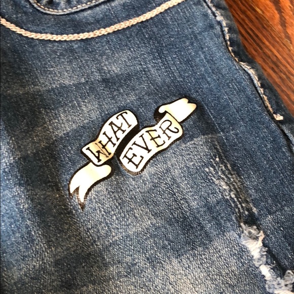 Distressed patch jeans - Picture 3 of 7